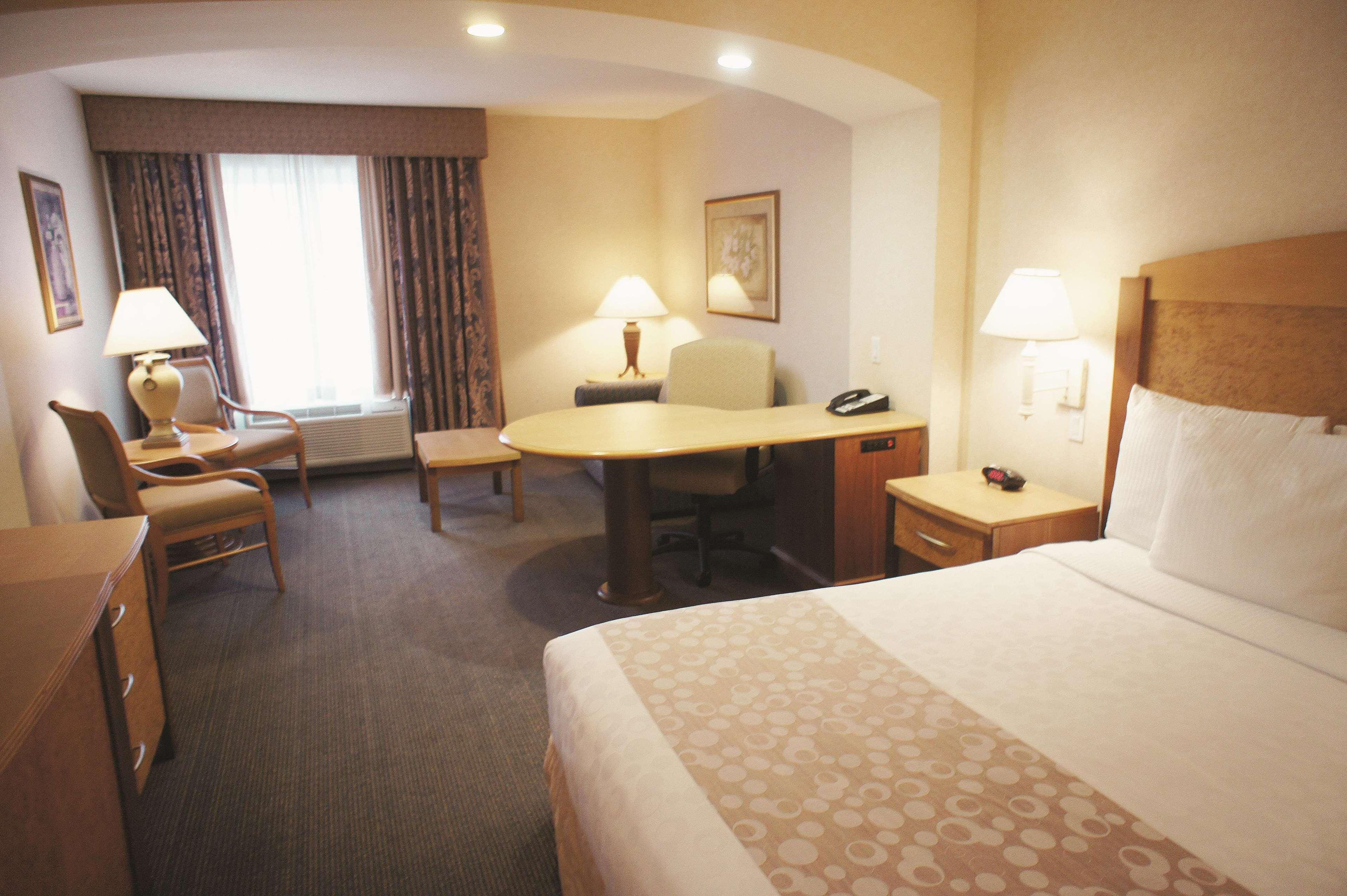 La Quinta By Wyndham Islip - Macarthur Airport Bohemia Экстерьер фото