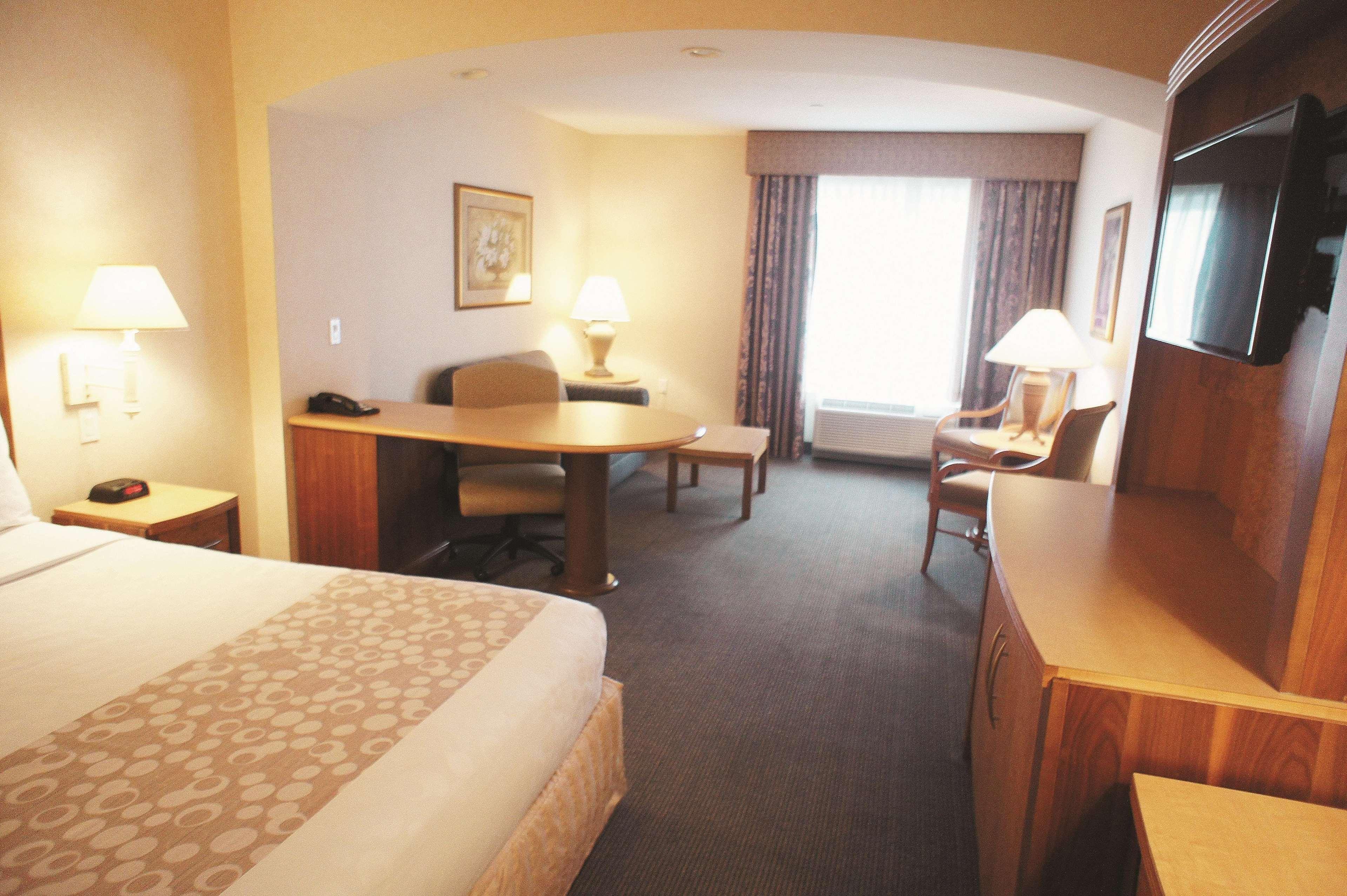 La Quinta By Wyndham Islip - Macarthur Airport Bohemia Экстерьер фото