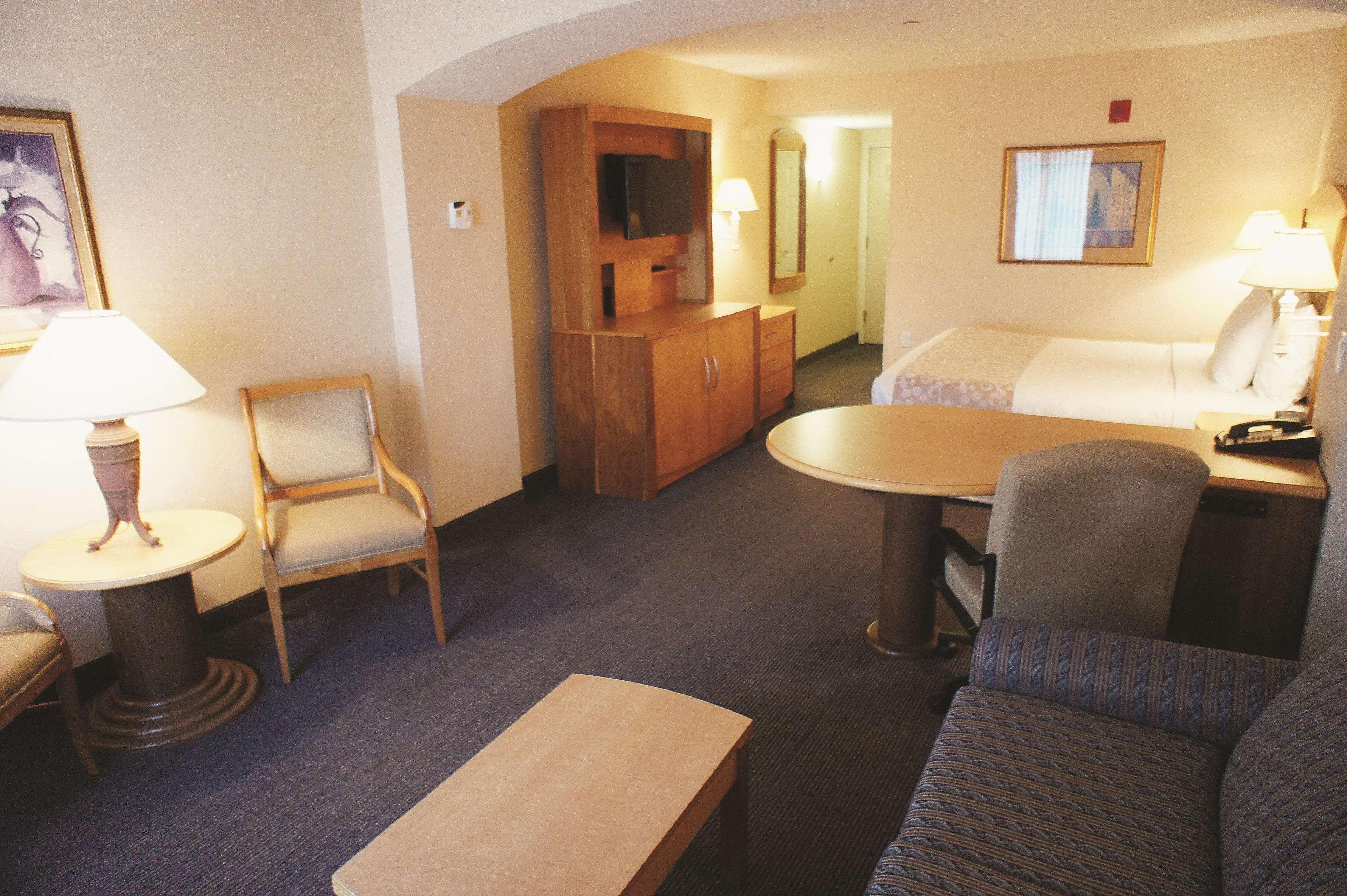 La Quinta By Wyndham Islip - Macarthur Airport Bohemia Экстерьер фото
