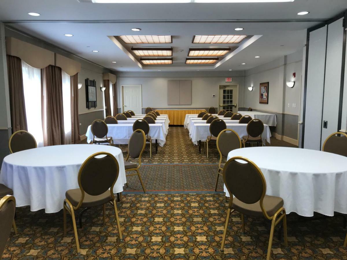 La Quinta By Wyndham Islip - Macarthur Airport Bohemia Экстерьер фото