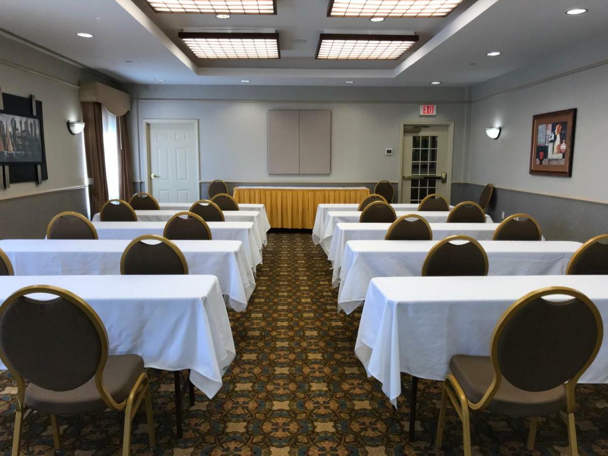 La Quinta By Wyndham Islip - Macarthur Airport Bohemia Экстерьер фото